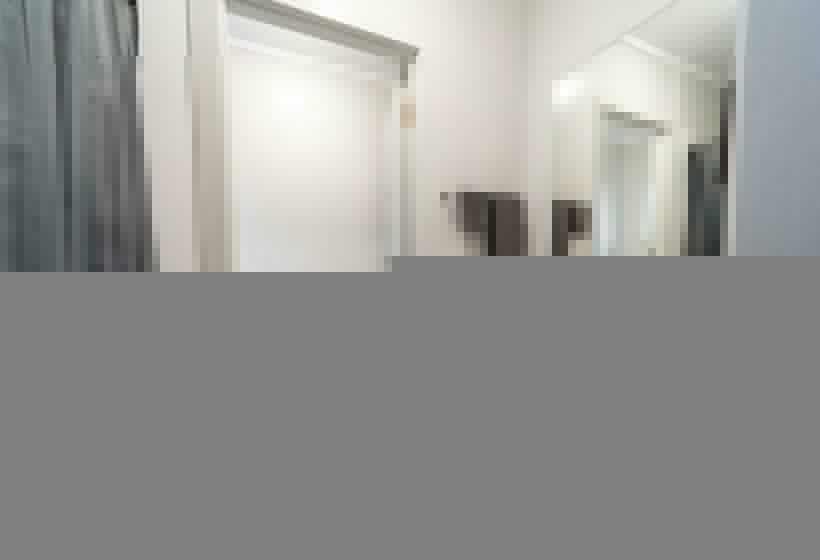 ベーシックワンルーム, Kensington Motel