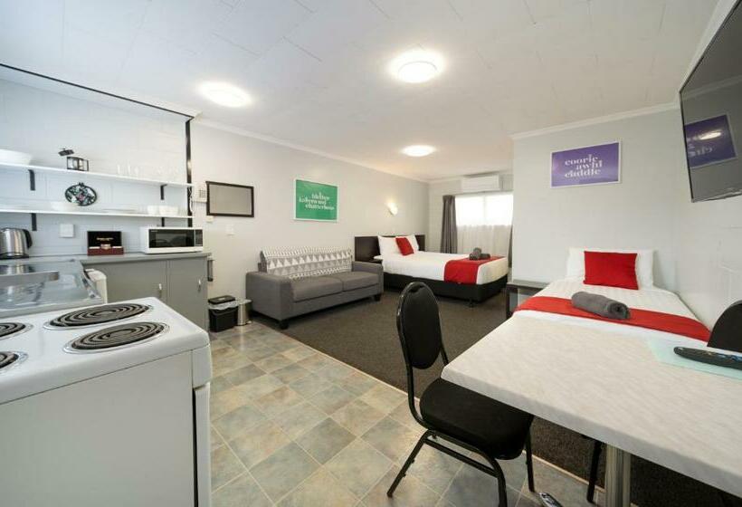 إستوديو قياسى, Kensington Motel