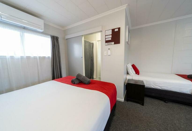 スタンダードスタジオ, Kensington Motel