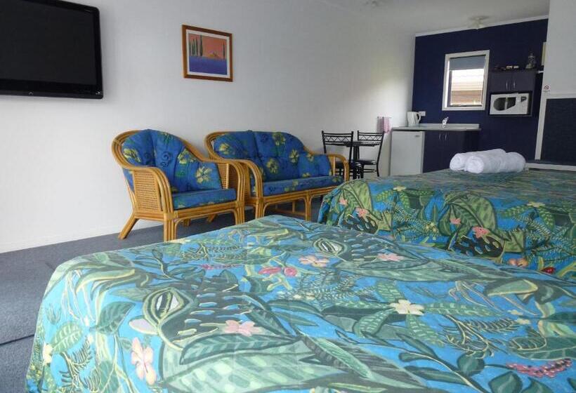 스탠다드 스튜디오, Mana Nui Motel