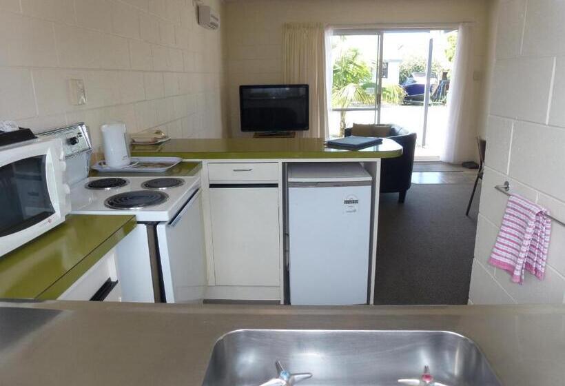 패밀리 룸, Mana Nui Motel