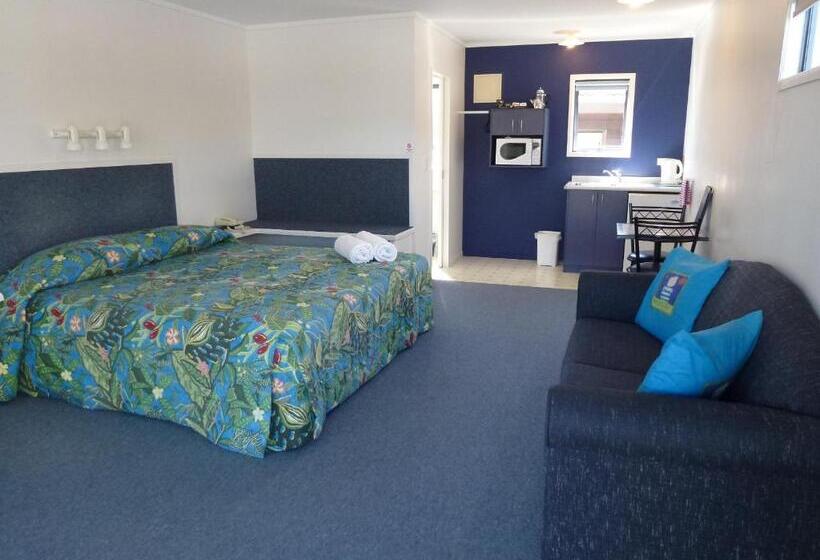 스탠다드 스튜디오, Mana Nui Motel