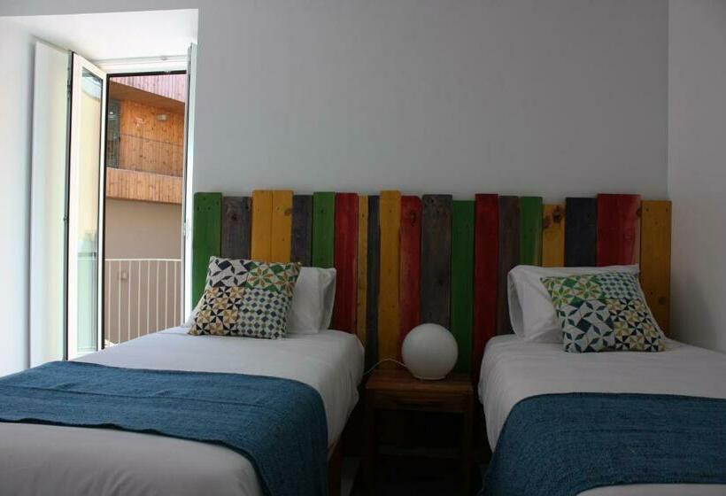 اتاق خانوادگی, Moon Hill By Joivy