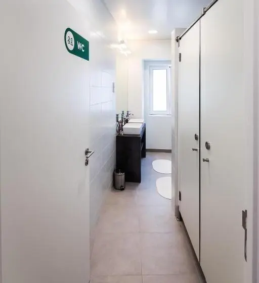 اتاق چهار تخته با دستشویی مشترک, Moon Hill By Joivy