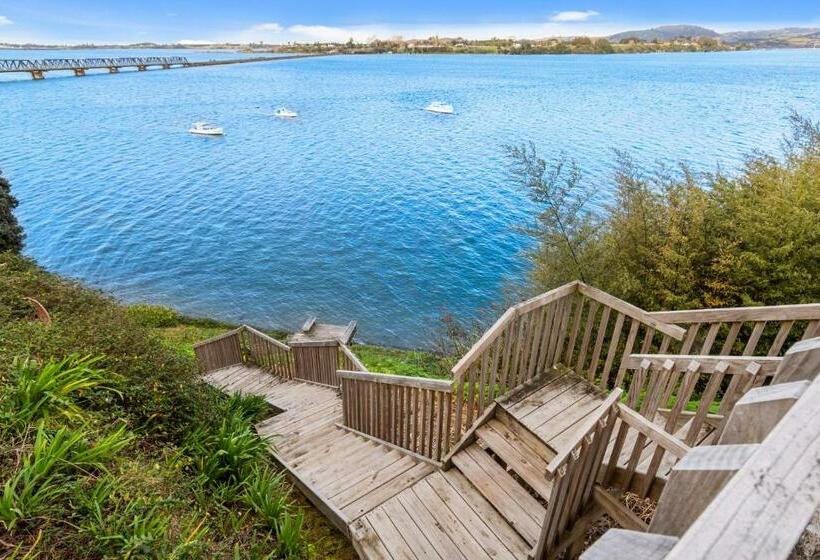 Superior suite with view, The Tauranga On The Waterfront
