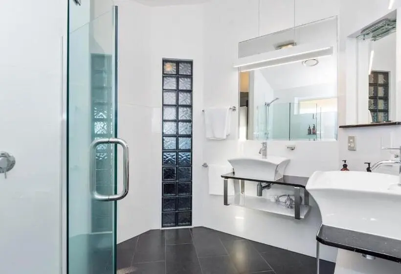 Superior suite with view, The Tauranga On The Waterfront