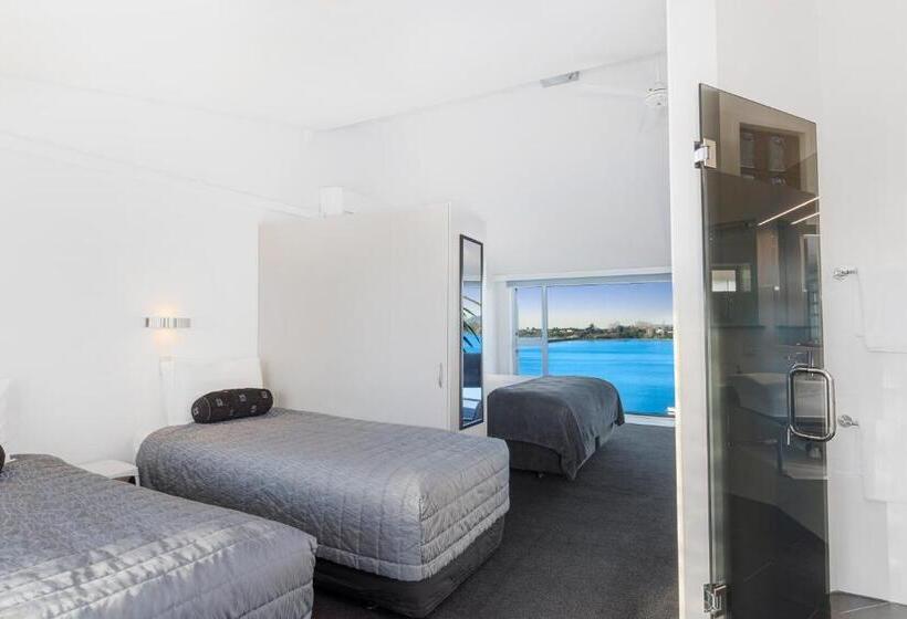 Superior suite with view, The Tauranga On The Waterfront