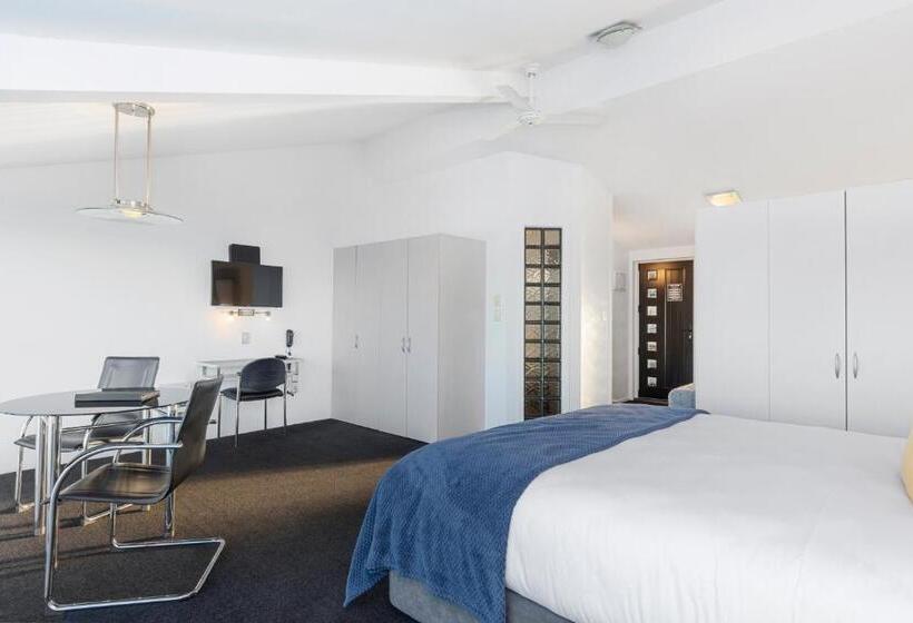 Superior suite with view, The Tauranga On The Waterfront