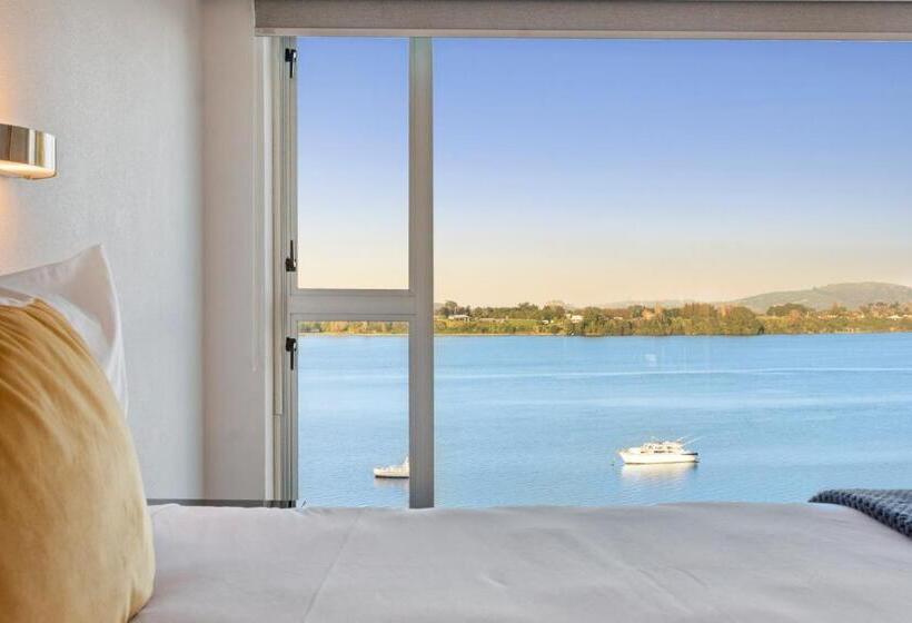 Superior suite with view, The Tauranga On The Waterfront