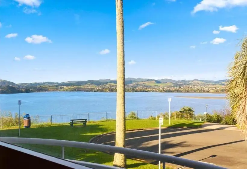 クイーンベッドのスタンダードスタジオ, The Tauranga On The Waterfront