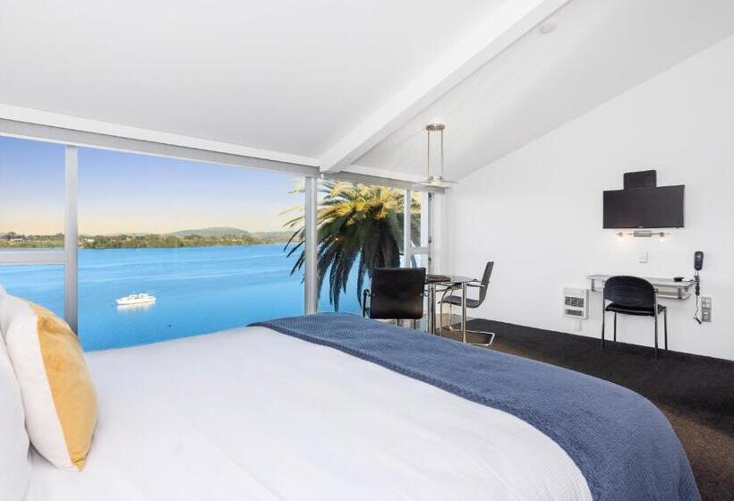 Superior suite with view, The Tauranga On The Waterfront
