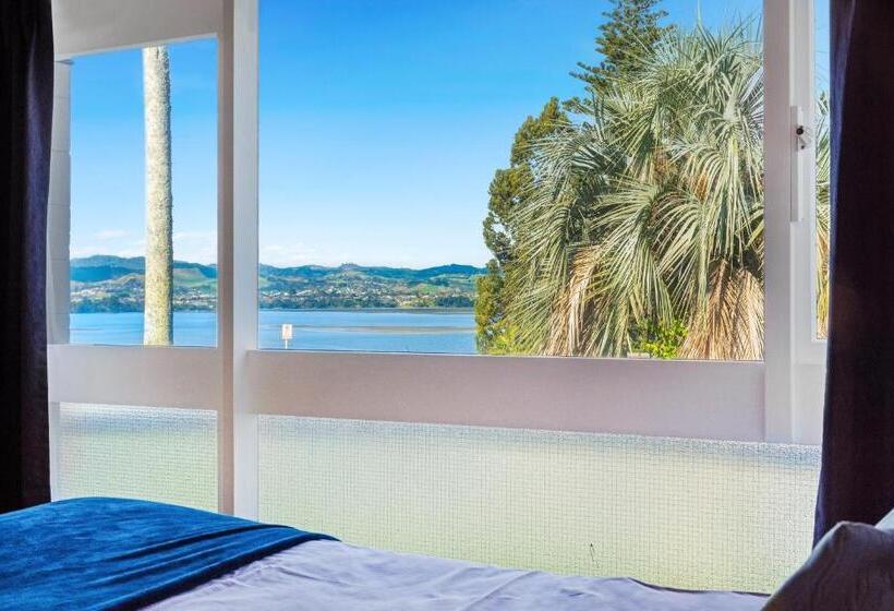 クイーンベッドのスタンダードスタジオ, The Tauranga On The Waterfront