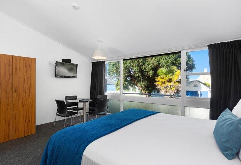 Family studio with view, The Tauranga On The Waterfront