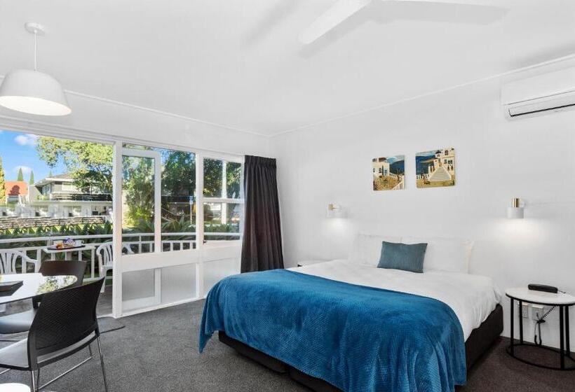 ファミリーステューディオ, The Tauranga On The Waterfront