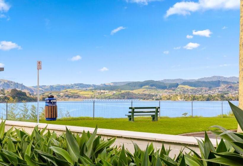 クイーンベッドのスタンダードスタジオ, The Tauranga On The Waterfront