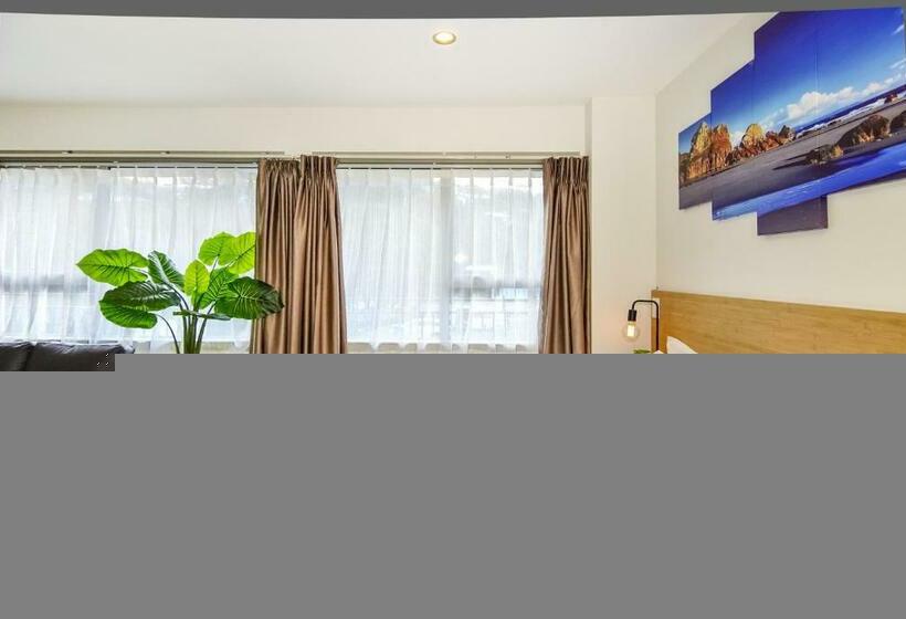 Standard-studio, Newlands Court Motel