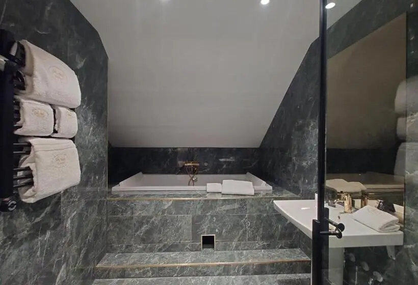 ジュニアスイート, Palace Hotell