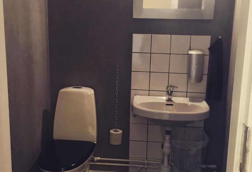 Семейный Номер, Stf Hostel Lärbro/grannen