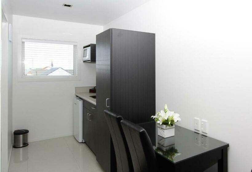 استودیوی استاندارد, The Dawson Motel