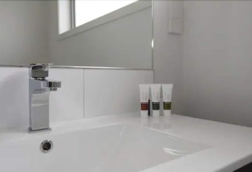 استودیوی استاندارد, The Dawson Motel