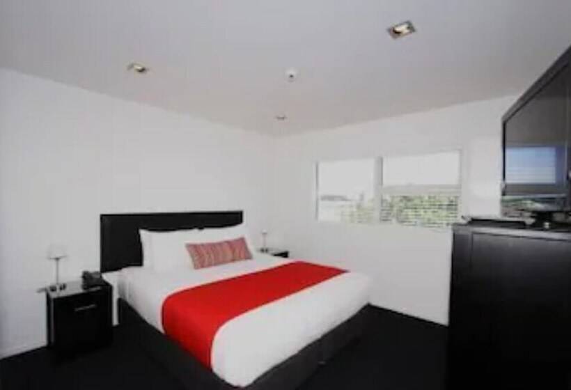 استودیوی استاندارد, The Dawson Motel