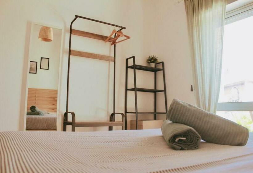 غرفة قياسية مزوَّدة بتراس, The Lighthouse Hostel