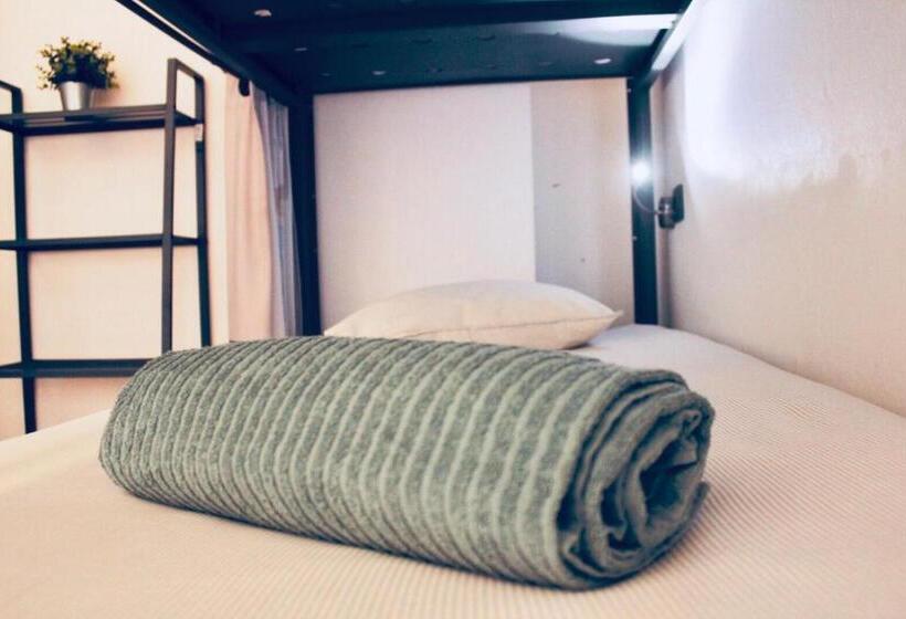 سرير فى غرفة مشتركه, The Lighthouse Hostel