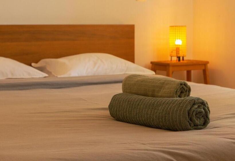 غرفة قياسية, The Lighthouse Hostel