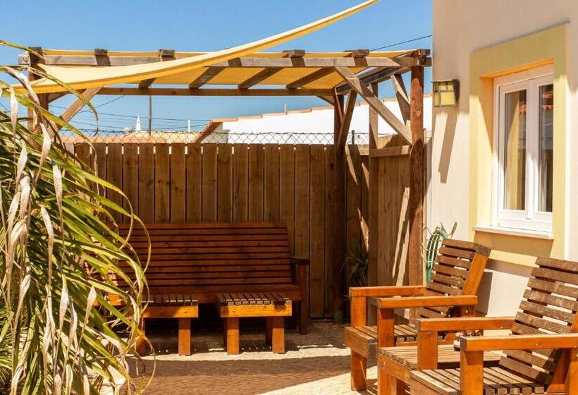 غرفة قياسية, The Lighthouse Hostel