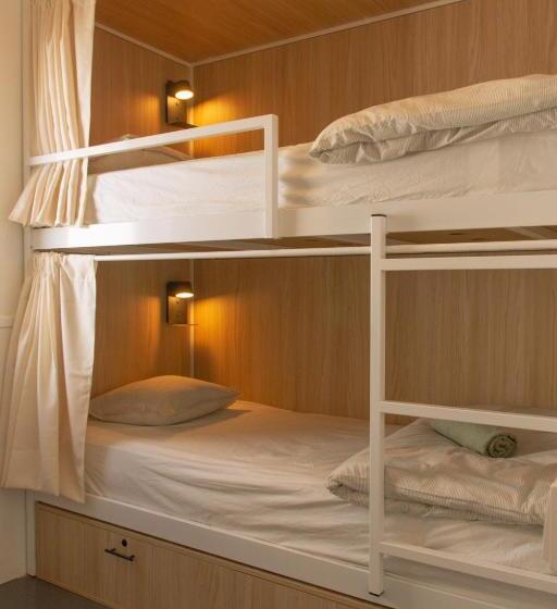 غرفة قياسية, The Lighthouse Hostel