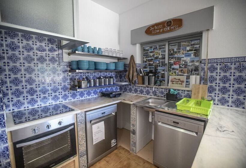 سرير فى غرفة مشتركه, The Lighthouse Hostel