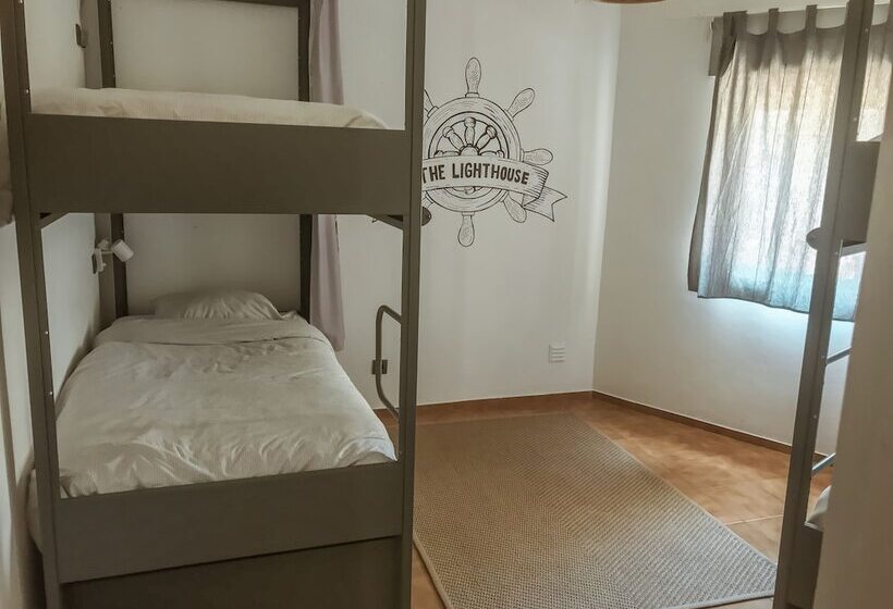 سرير فى غرفة مشتركه, The Lighthouse Hostel