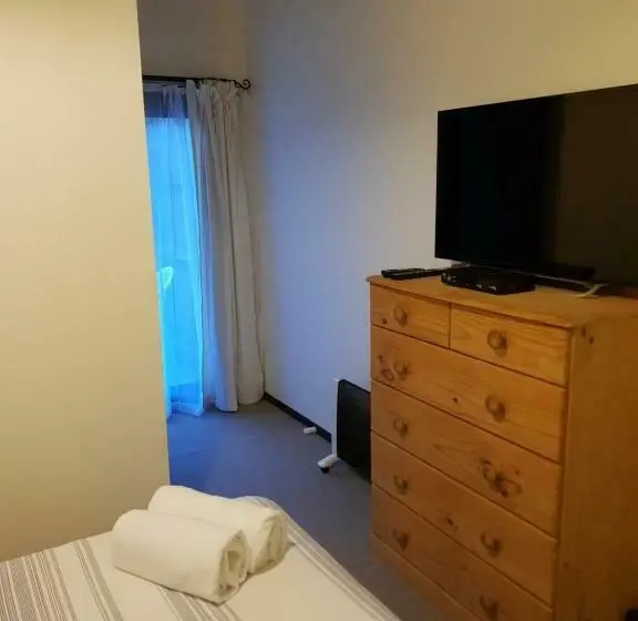 Basic-huone, Waters Edge B&b