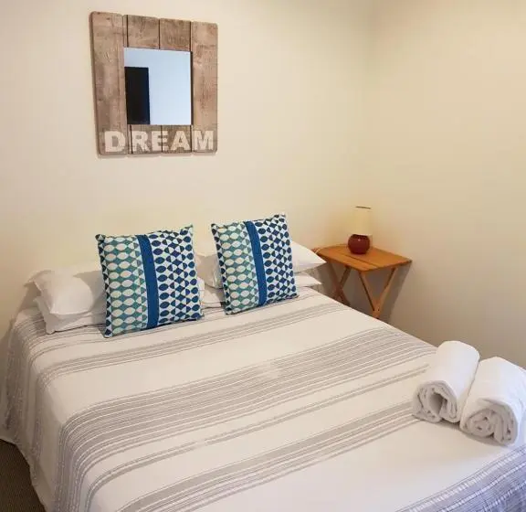 Basic-huone, Waters Edge B&b