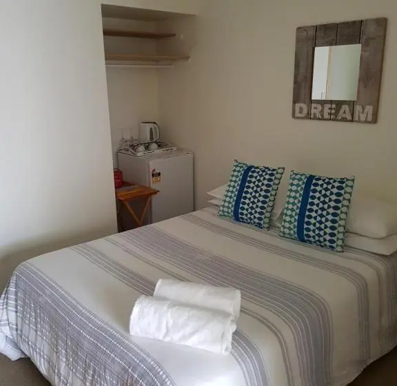 Basic-huone, Waters Edge B&b