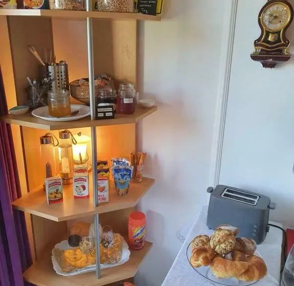 Standard Yhden Hengen Huone Jaettu Kylpyhuone, Bnb Haus Weibel
