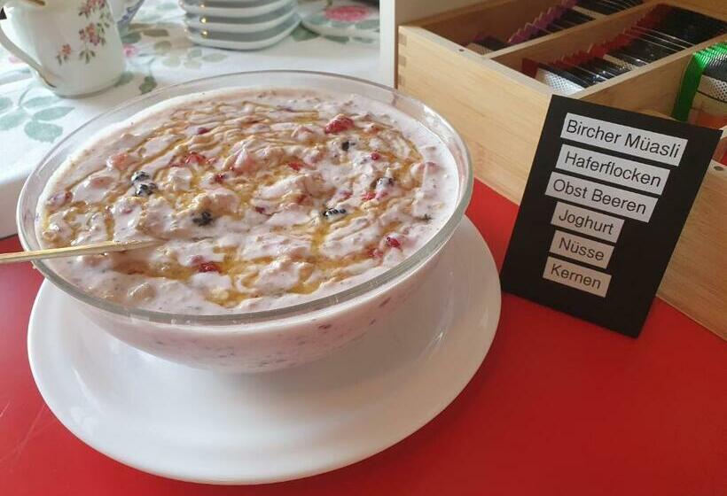 חדר סטנדרד יחיד חדר אמבטיה משותף, Bnb Haus Weibel