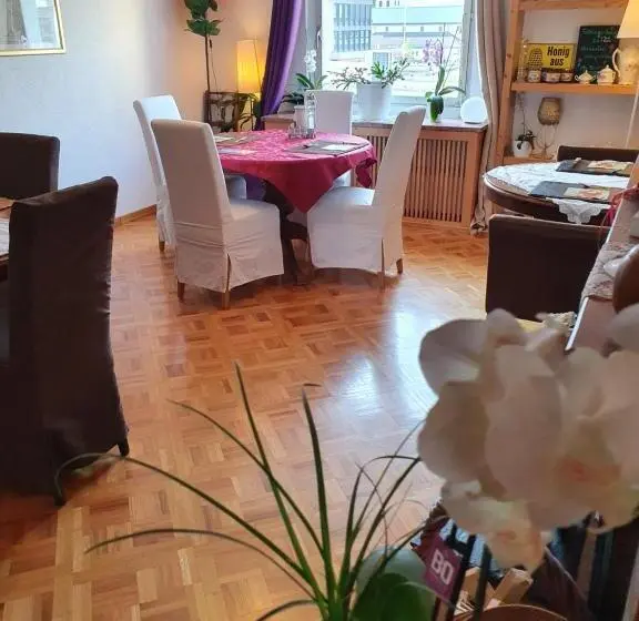 Huoneisto 2 Makuuhuonetta Parveke, Bnb Haus Weibel