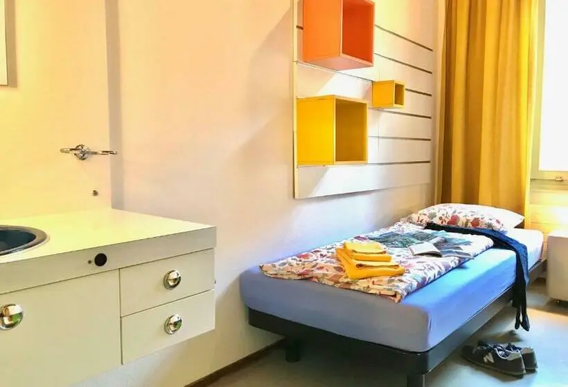 Standard Yhden Hengen Huone Jaettu Kylpyhuone, Ostello Montebello Bellinzona Youth Hostel