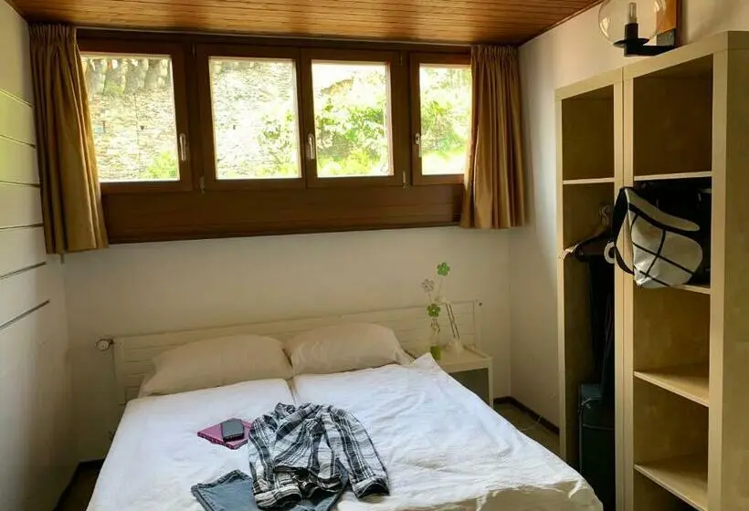 Standard Yhden Hengen Huone Jaettu Kylpyhuone, Ostello Montebello Bellinzona Youth Hostel