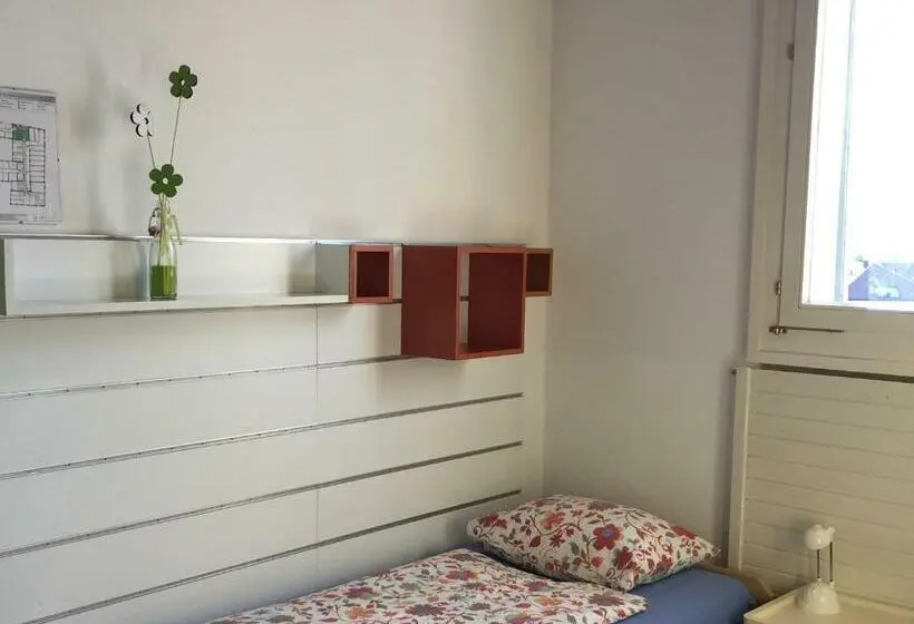 Standard Yhden Hengen Huone Jaettu Kylpyhuone, Ostello Montebello Bellinzona Youth Hostel