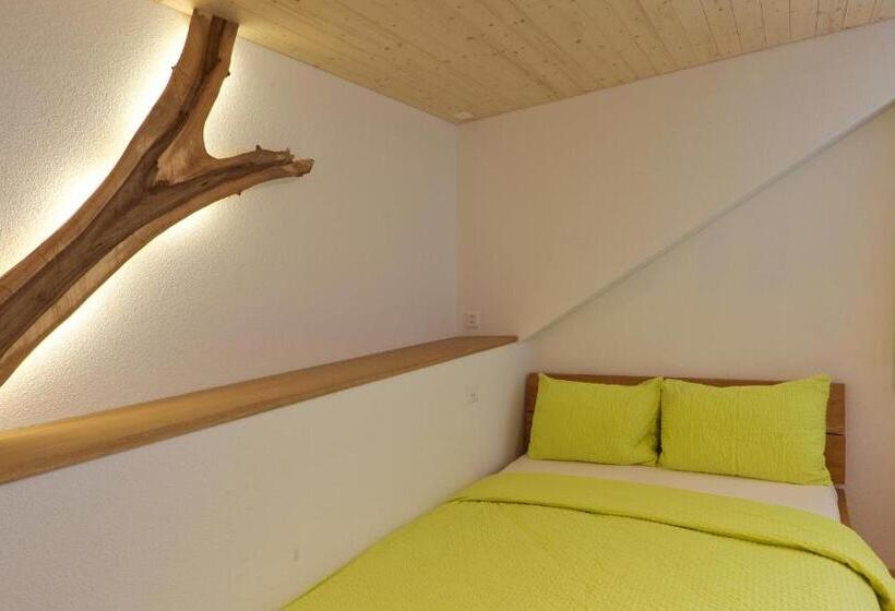 חדר סטנדרט חדר אמבטיה משותף, Bärghuis Jochpass   Alpine Hideaway   2222müm