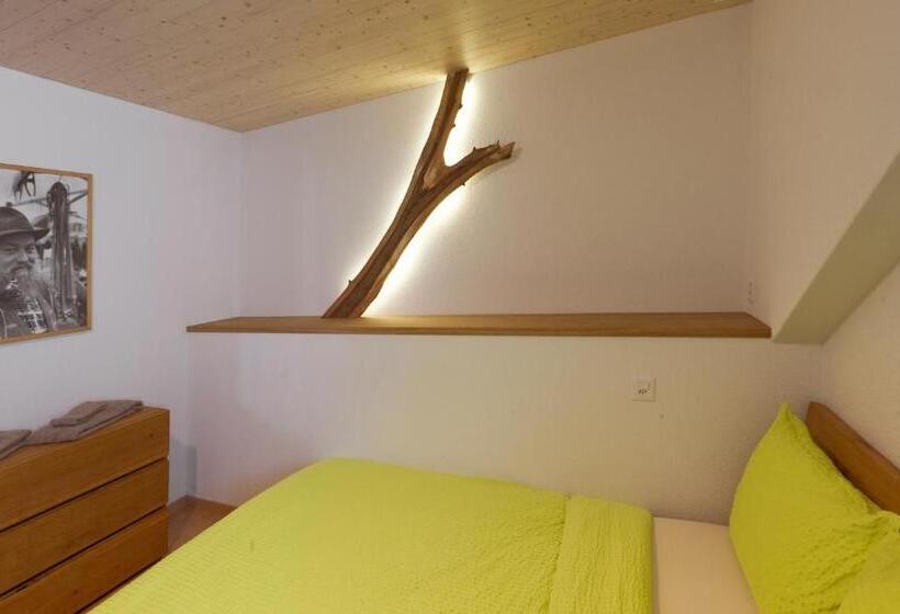 חדר סטנדרט חדר אמבטיה משותף, Bärghuis Jochpass   Alpine Hideaway   2222müm