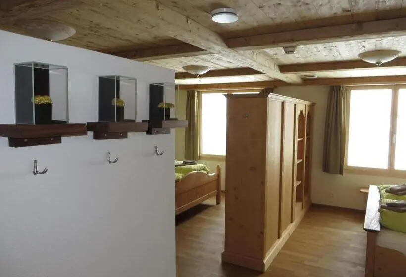 Perhehuone, Bärghuis Jochpass Alpine Hideaway 2222müm