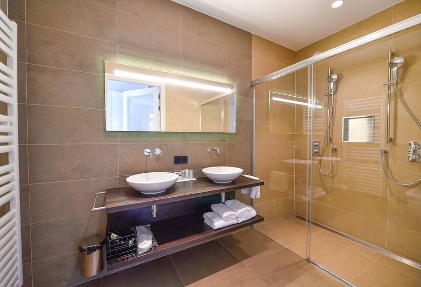 اتاق خانوادگی, Brasserie Hotel Antje Van De Statie