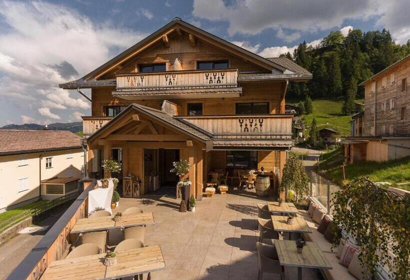 غرفة قياسية مزوَّدة بشُرفة, Caschu Alp Boutique Design Hotel Stoos   Adults Only