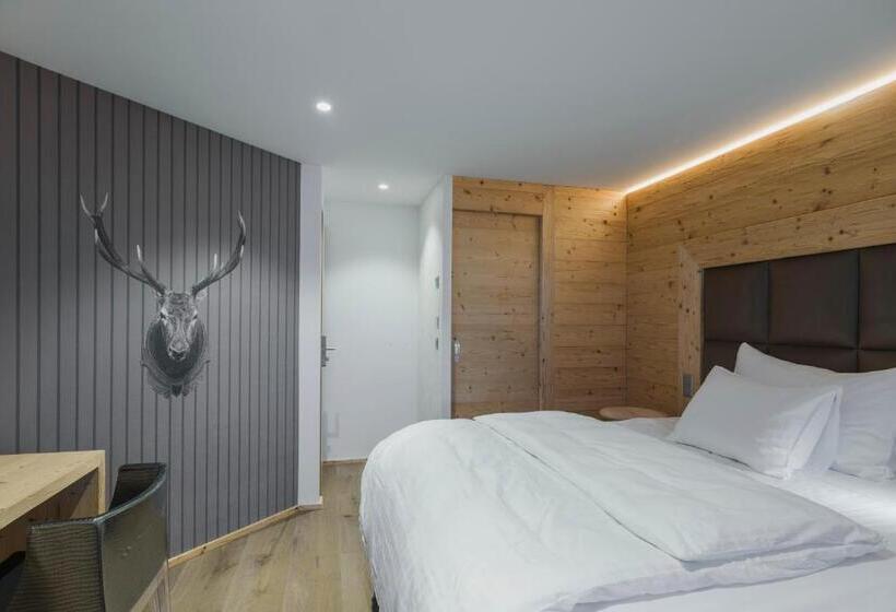 غرفة قياسية مزوَّدة بشُرفة, Caschu Alp Boutique Design Hotel Stoos   Adults Only