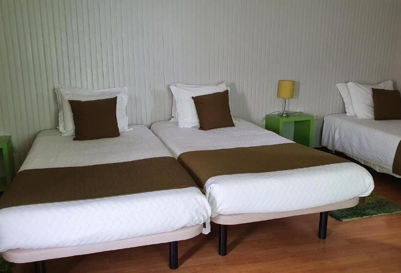 غرفة قياسية ثلاثية, Hospedaria 5 Bicas