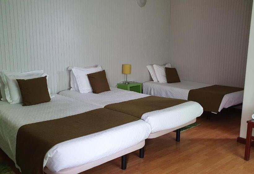 غرفة قياسية ثلاثية, Hospedaria 5 Bicas