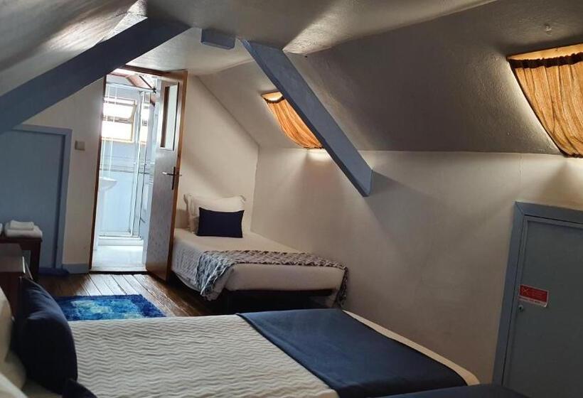 غرفة قياسية رباعية, Hospedaria 5 Bicas